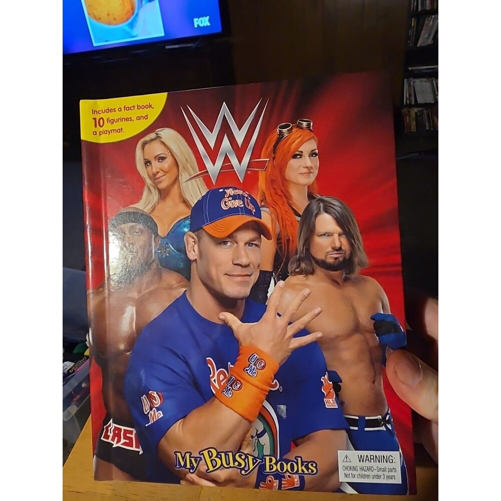 🔥 NEW WWE Wrestlemania 2019 My Busy Books w/10 Figurines, Playmat, & Fact BooK
